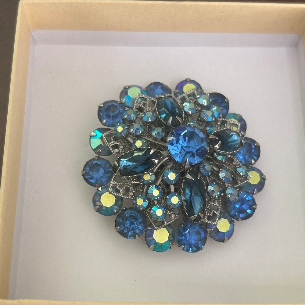 Vintage Blue Aurora Borealis Rhinestone Sunburst Brooch Silver Tone Pin "#734